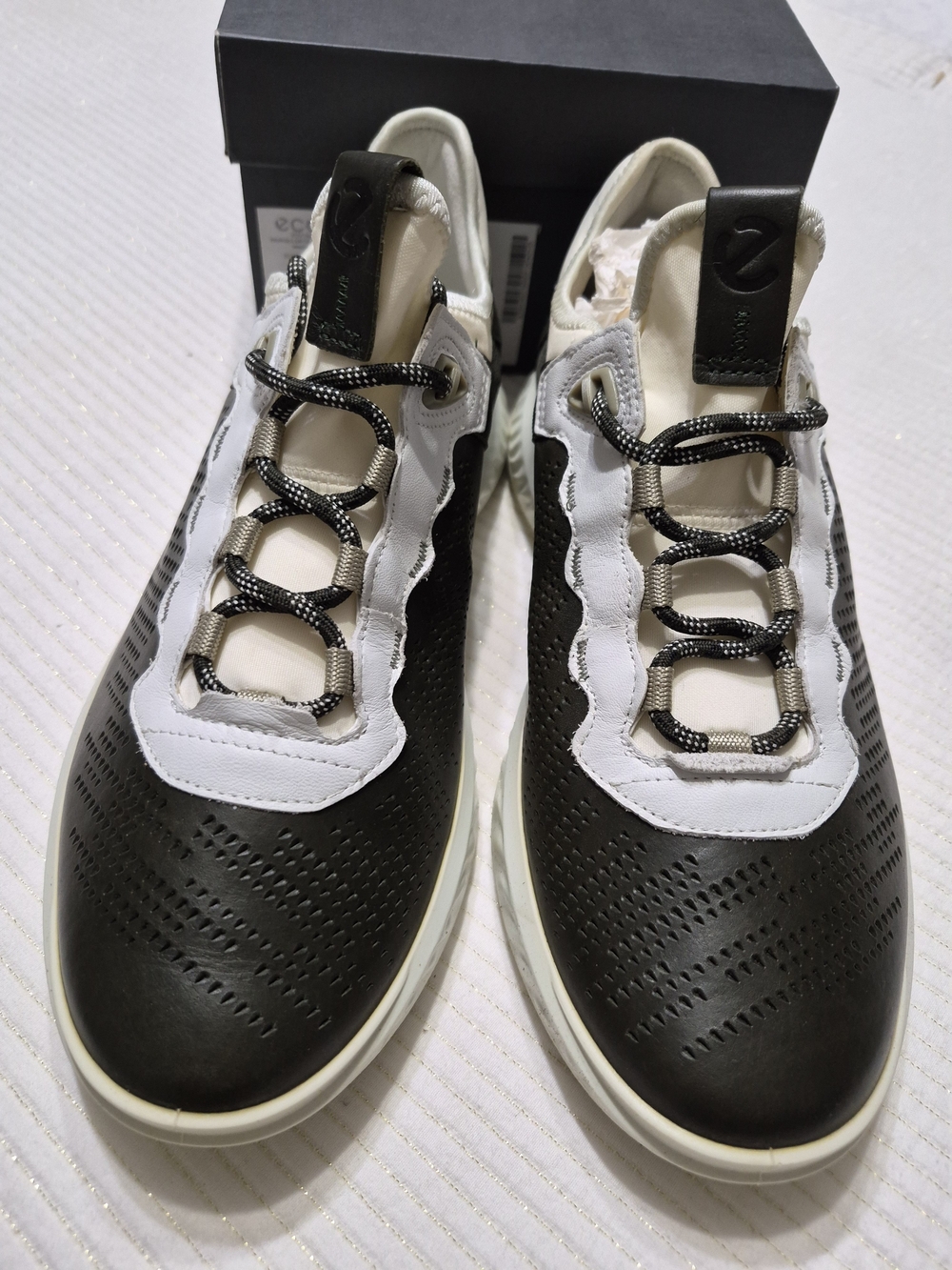 Ecco Men's Olive Green and White Perforated Lace-Up Sneakers